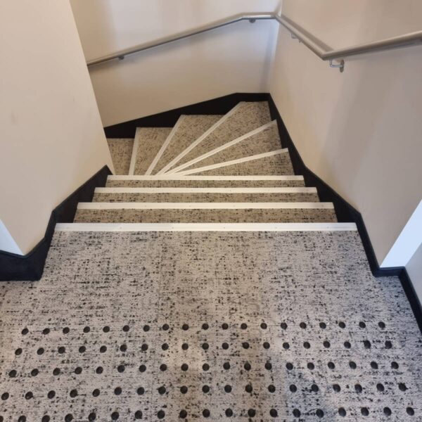 20230313_135213 002 600X600 | Nicolas Heinimann Habillage d’escalier Guebwiller 4