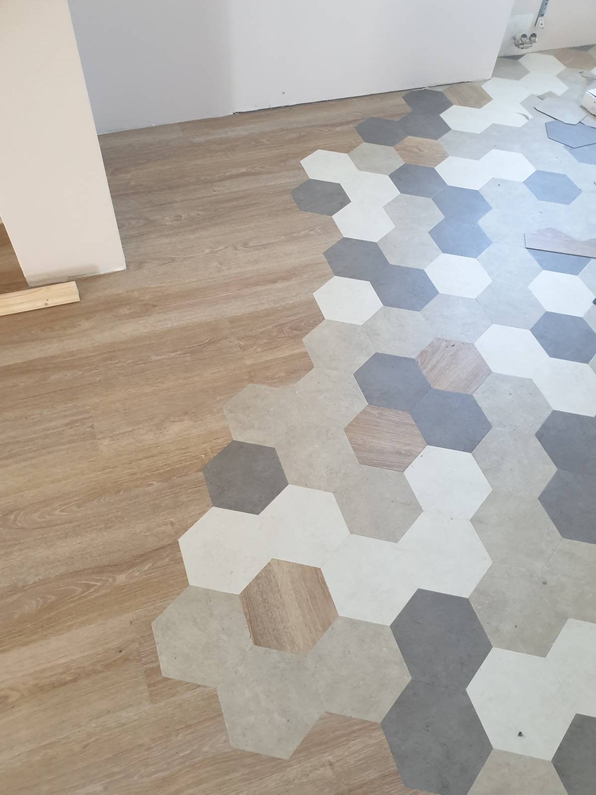 Fourniture et pose de lames/dalles PVC (aussi appelées LVT) dans le neuf ou la rénovation dans le Haut-Rhin et le Bas-Rhin Colmar