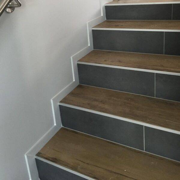 ESCALIER HABILLAGE BOIS ET PVC 600X600 | Nicolas Heinimann Habillage d’escalier Wintzenheim 3