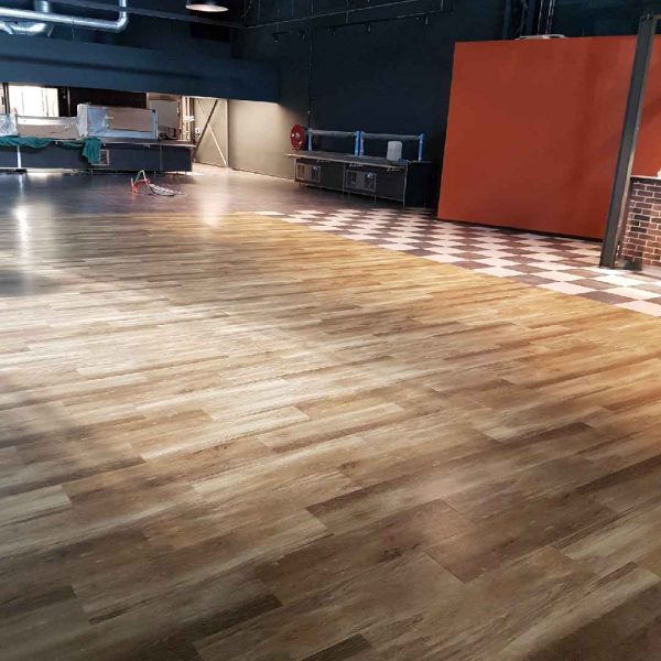 HALL DACCUEIL 24 JUIN 600X600 | Nicolas Heinimann Pose de parquet proche de Colmar et Marckolsheim Barr 2