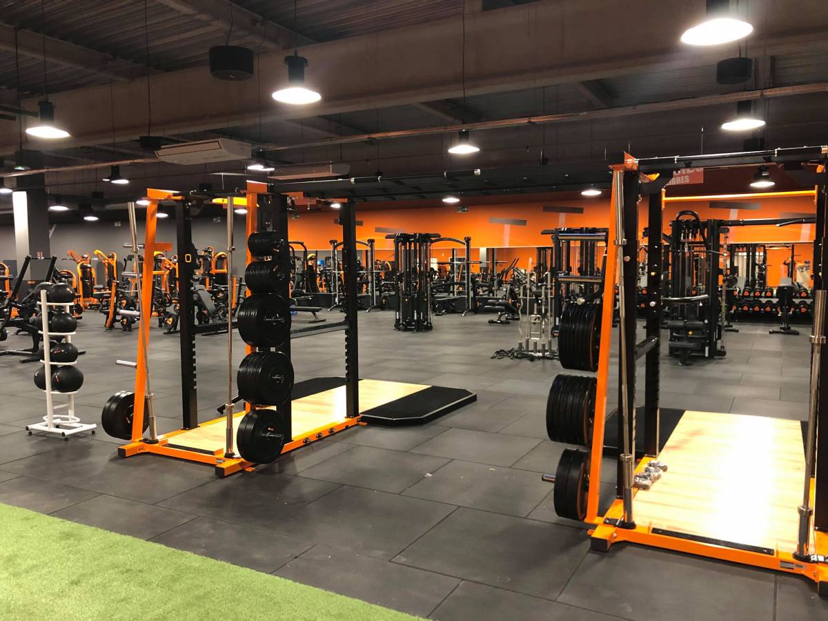 Salle de sport/musculation/cardio &#8211; Lames LVT &#8211; Sol sportif &#8211; Dalles antichoc &#8211; Gazon synthétique &#8211; Tapisom textile Soultz-Haut-Rhin