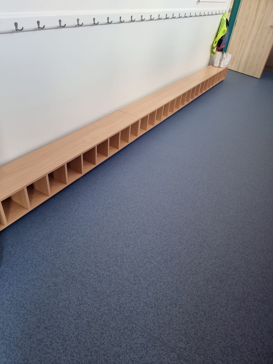 PVC COULOIR éCOLE PRIMAIRE ELSENHEIM 3 1152X1536 | Nicolas Heinimann Découvrez notre prestation à l’Ecole Elémentaire d’Elsenheim Barr 1