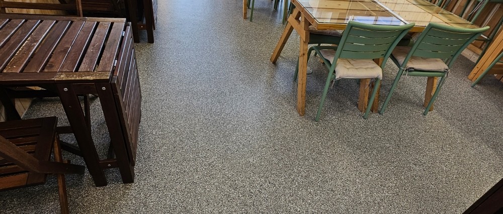 Pose de dalles techniques GERFLOR dans un magasin à Erstein Sainte-Marie-aux-Mines